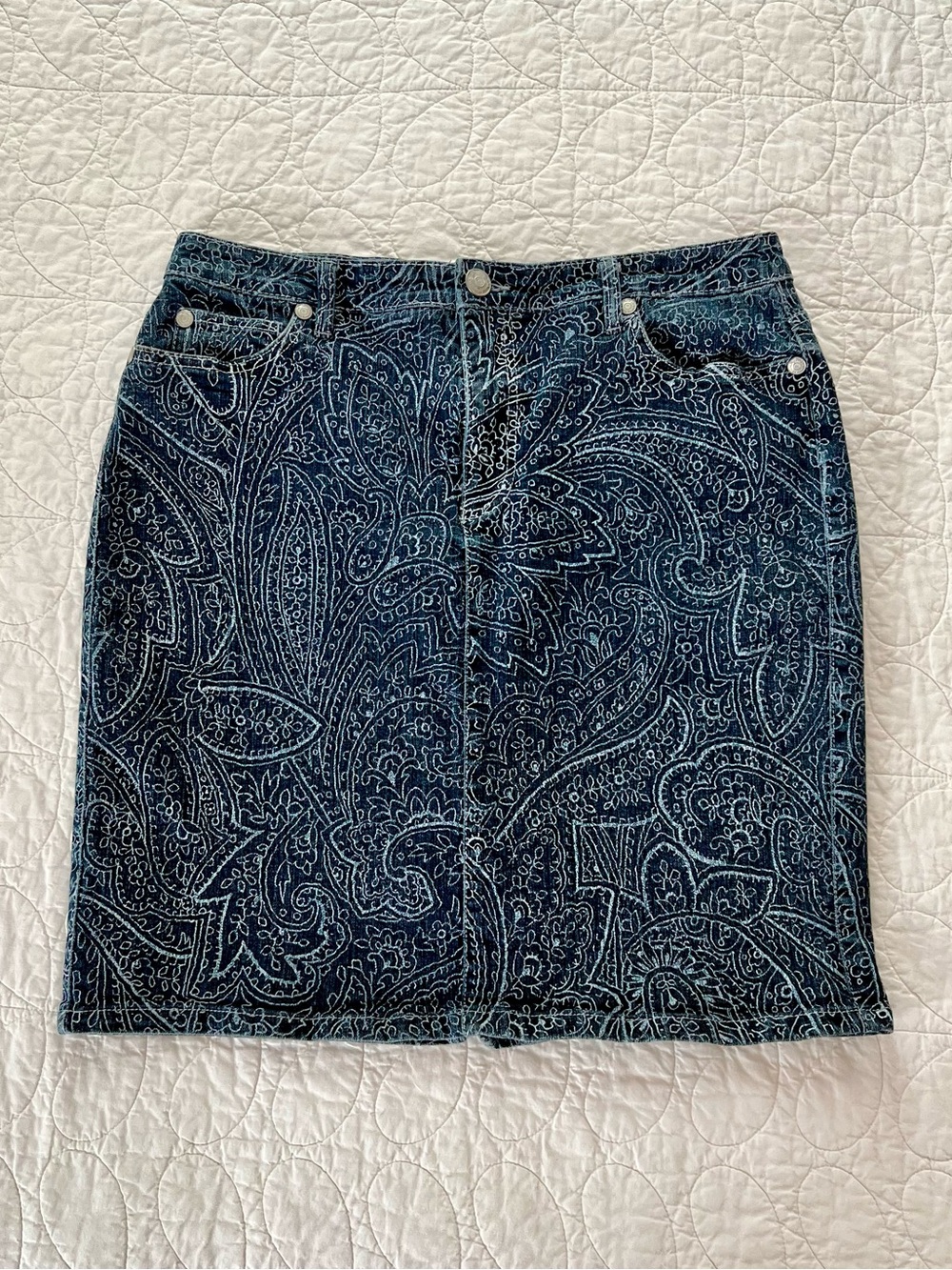 Vintage Paisley-Print Denim Midi Skirt in Dark Blue & White by Nine West
